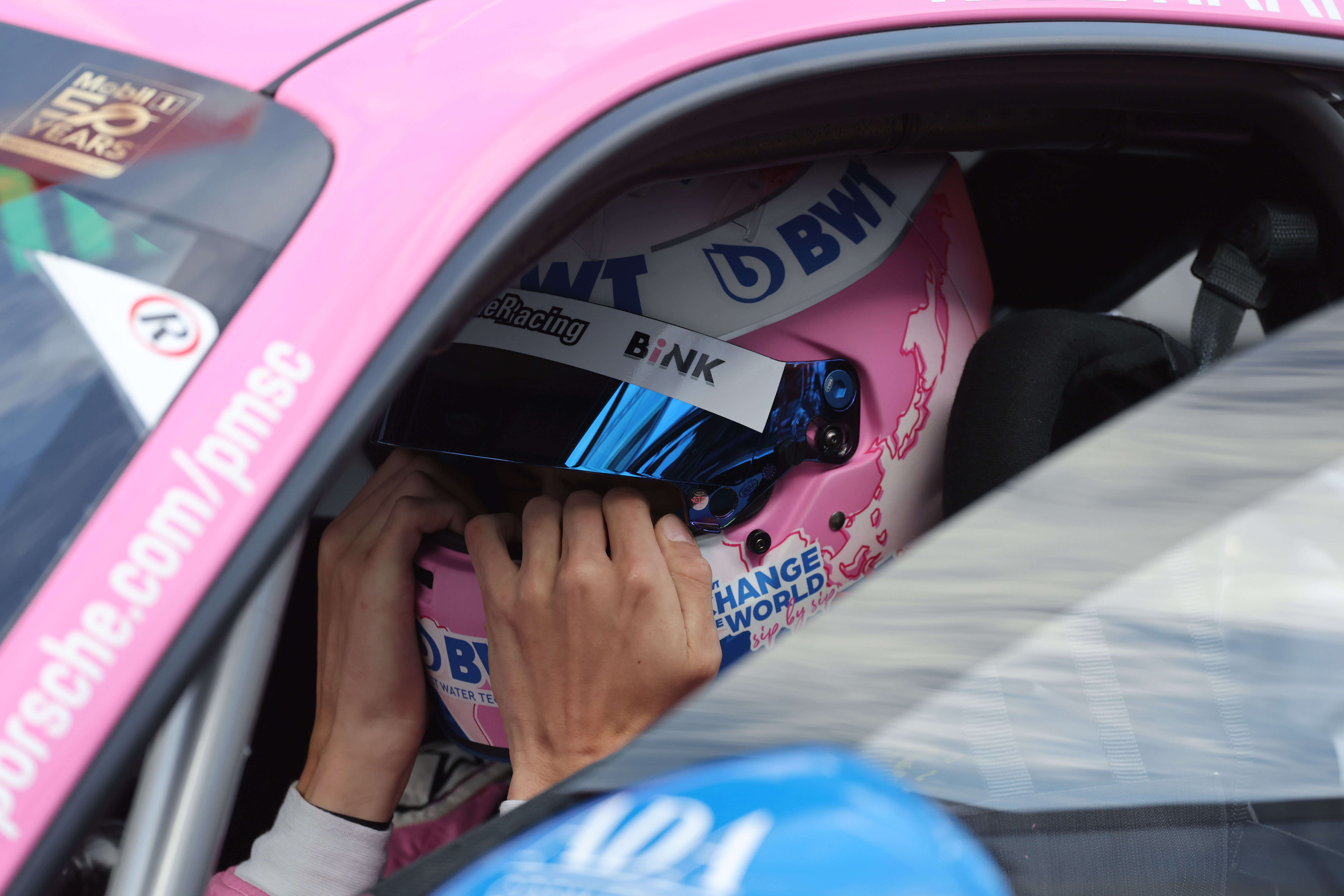 Driver helmet of Robert de Haan, second picture